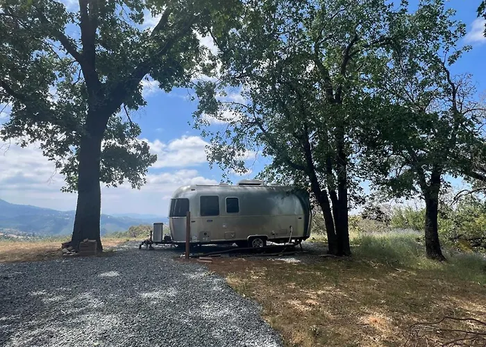 Modern Airstream With Amazing View - 10 To 15 Minutes From Kings Canyon National Park