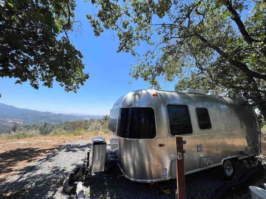 Modern Airstream With Amazing View - 10 To 15 Minutes From Kings Canyon National Park