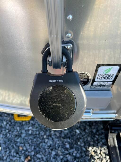 Campsite Modern Airstream With Amazing View - 10 To 15 Minutes From Kings Canyon National Park *
