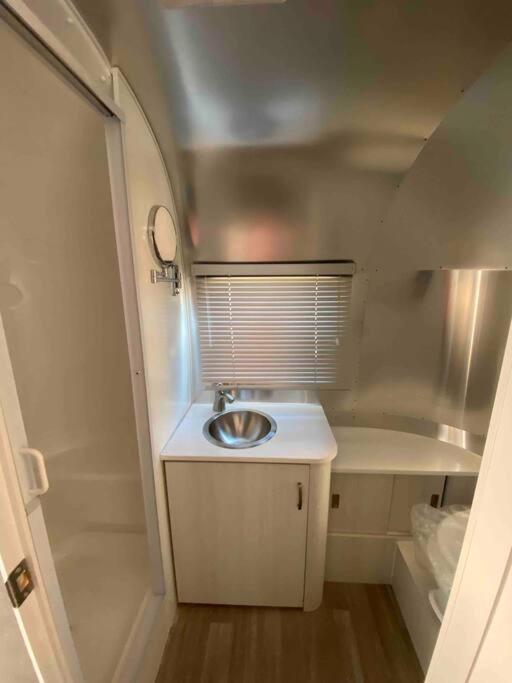 Modern Airstream With Amazing View - 10 To 15 Minutes From Kings Canyon National Park Campsite