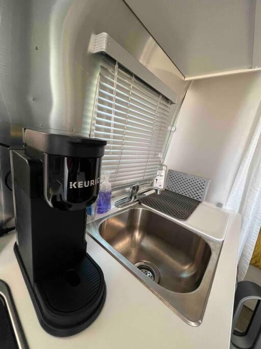 Modern Airstream With Amazing View - 10 To 15 Minutes From Kings Canyon National Park