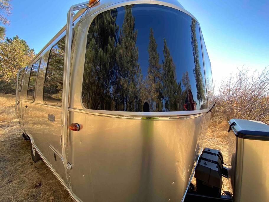 Campsite Modern Airstream With Amazing View - 10 To 15 Minutes From Kings Canyon National Park *
