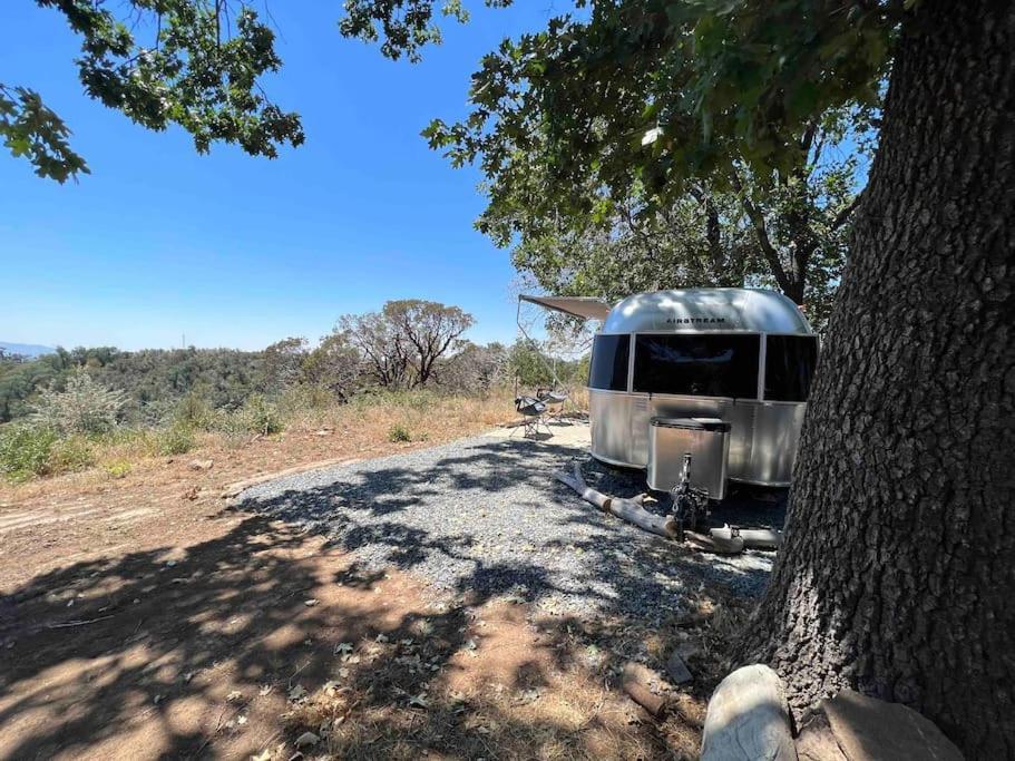 Modern Airstream With Amazing View - 10 To 15 Minutes From Kings Canyon National Park Campsite