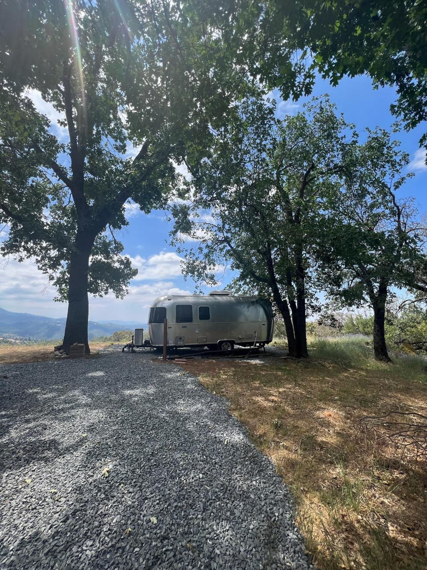 Modern Airstream With Amazing View - 10 To 15 Minutes From Kings Canyon National Park * Dunlap